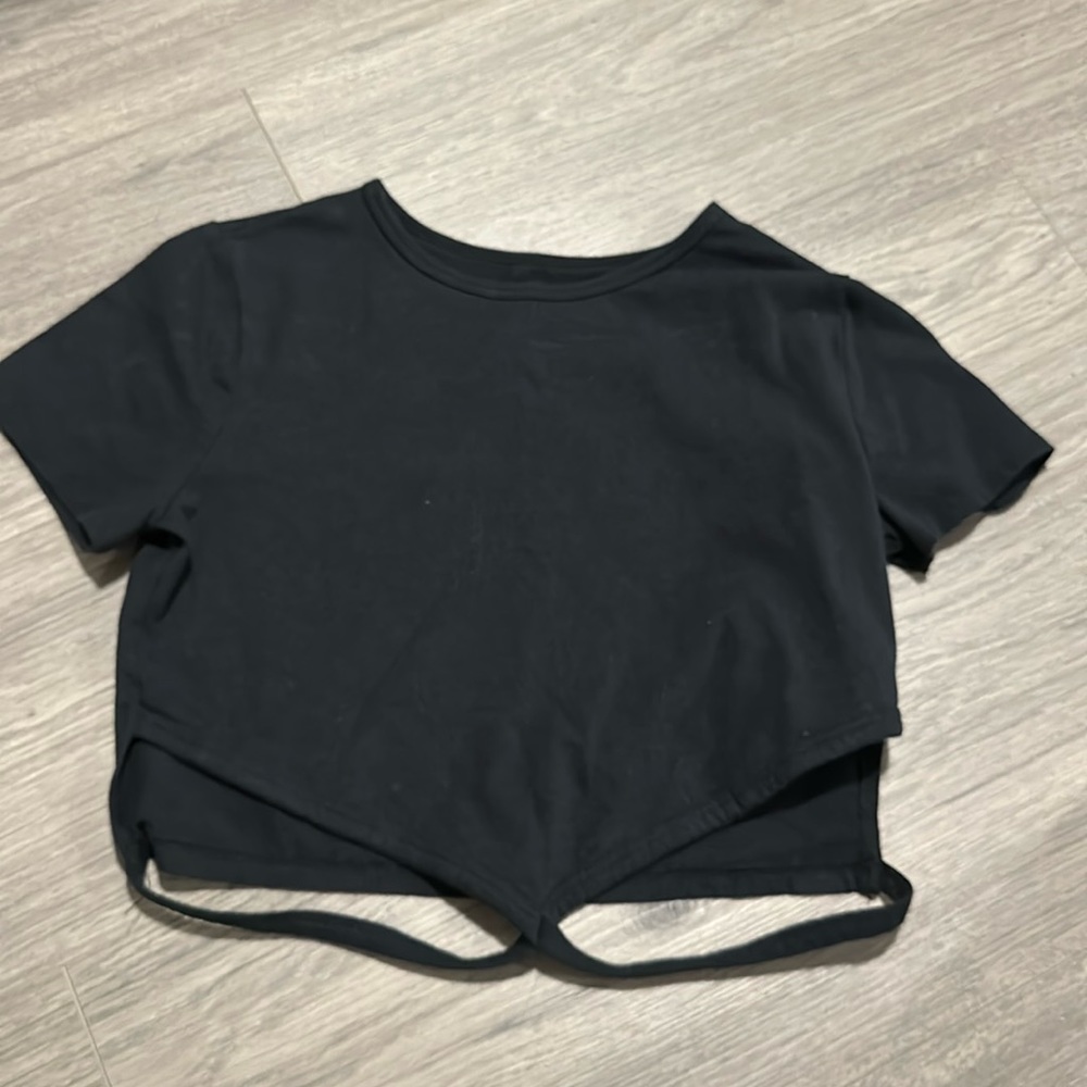 Crop tshirt w/cutouts